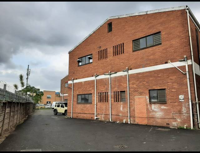 399M² WAREHOUSE TO LET IN NEW GERMANY